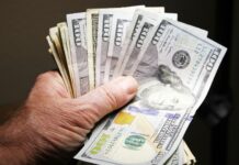 Чи варто купувати долар у 2026 році: що кажуть експерти
